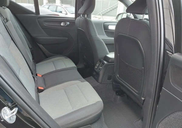 Volvo XC 40 cena 165000 przebieg: 5500, rok produkcji 2023 z Sędziszów Małopolski małe 379